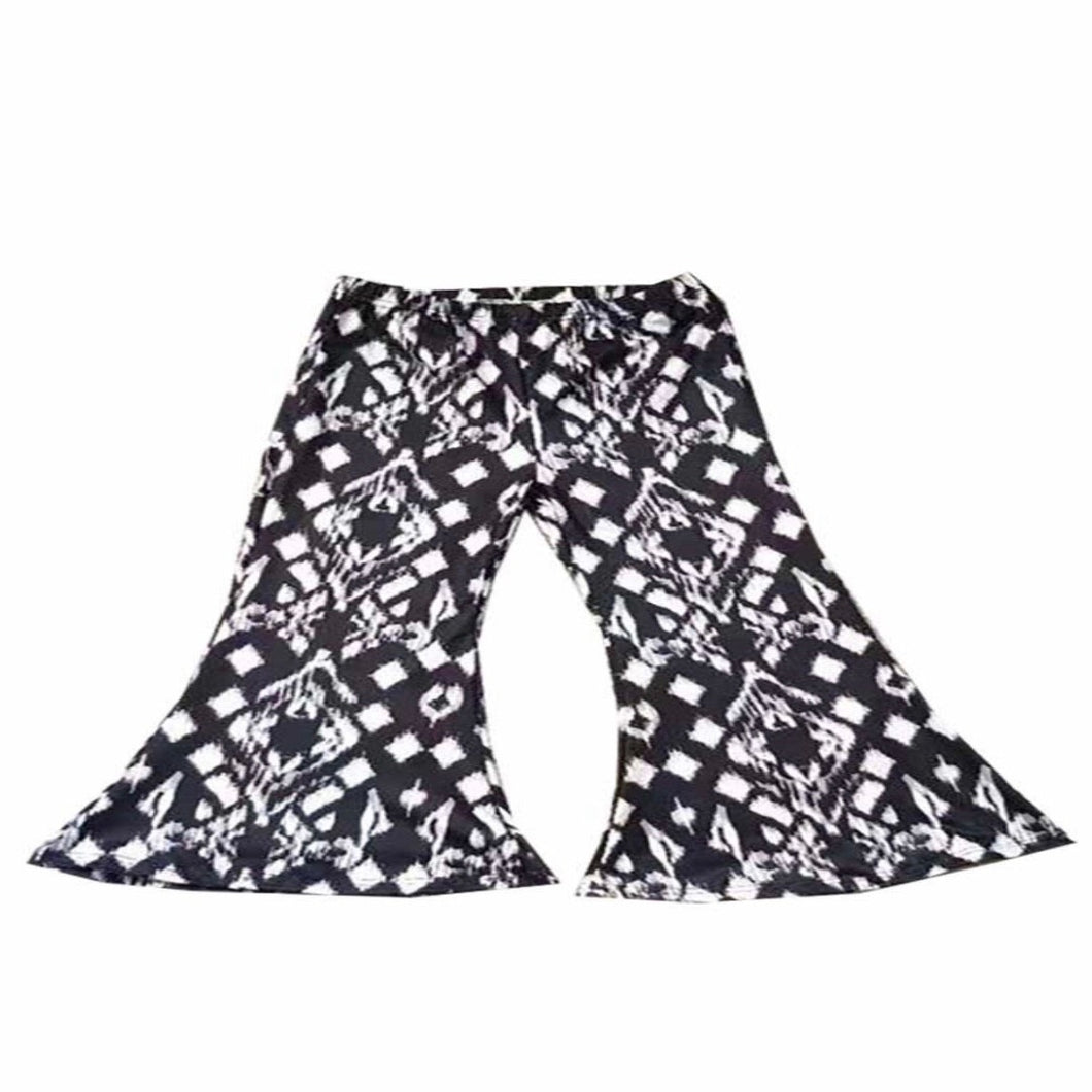 Black and white wide leg pants with unique pattern and extra comfort.